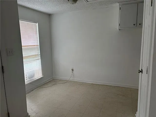 1 bed, 1.0 bath, 650 sqft, $725 — Photo 2