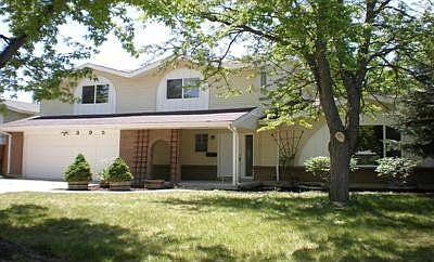 For Sale: 395 Titan St, Aurora, CO 80011