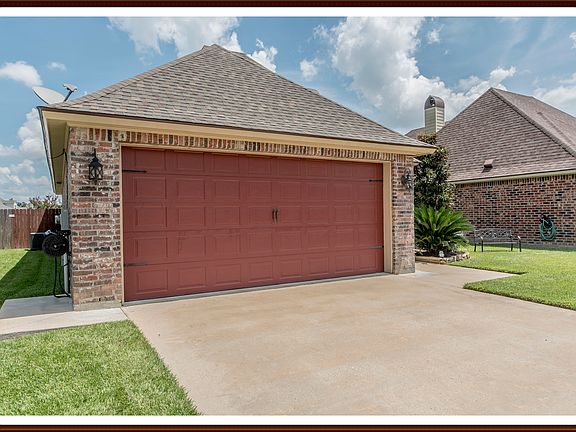 3rd image of 220 Crenshaw Dr