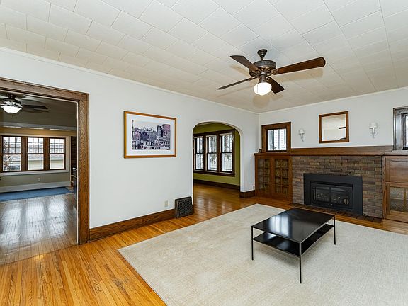 5th image of 616 5th Ave SW