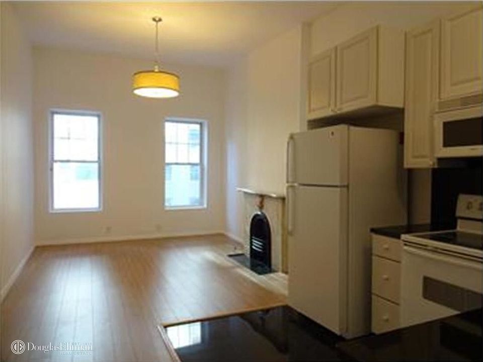 1st image of 157 E 55th St #2