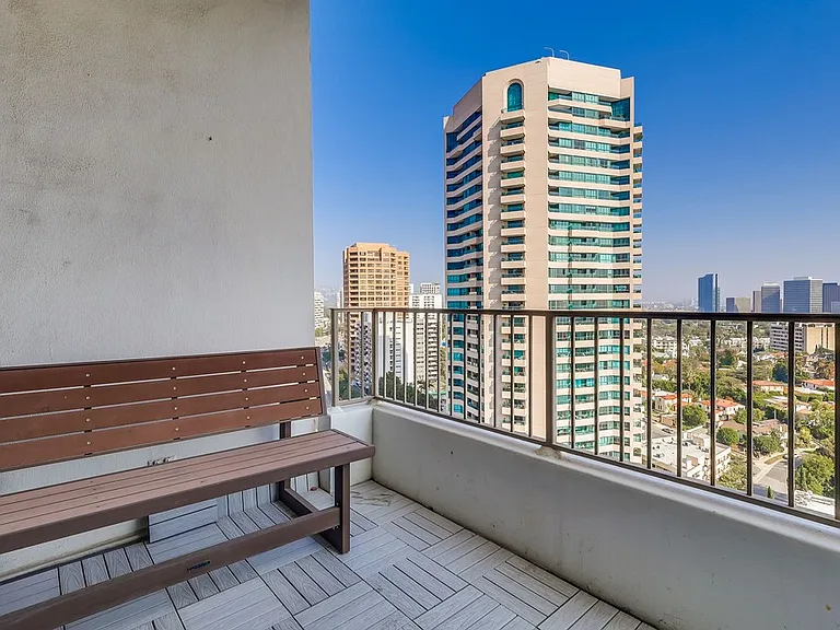10501 Wilshire Blvd #2008 — Photo 8