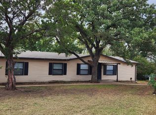 1835 Smokehouse Rd, Granbury, TX 76049