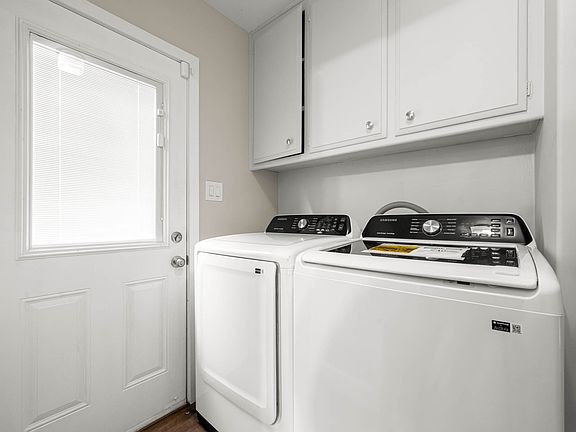 2nd image of 14034 Valerio St