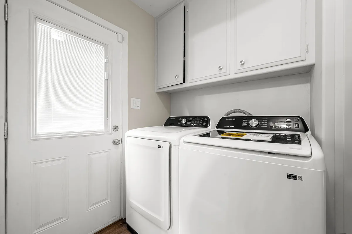 Building Photo - 14034 Valerio St