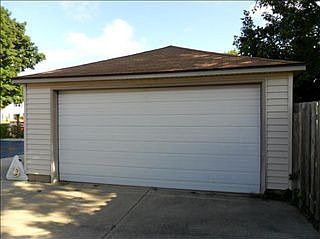 3rd image of 1321 Kelsey St NE