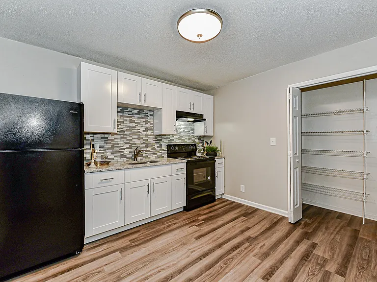 225 Hoskins Mill Ln — Photo 6