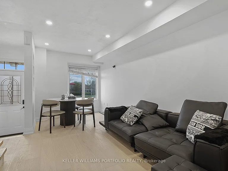 9542 Sheppard Ave E — Photo 7