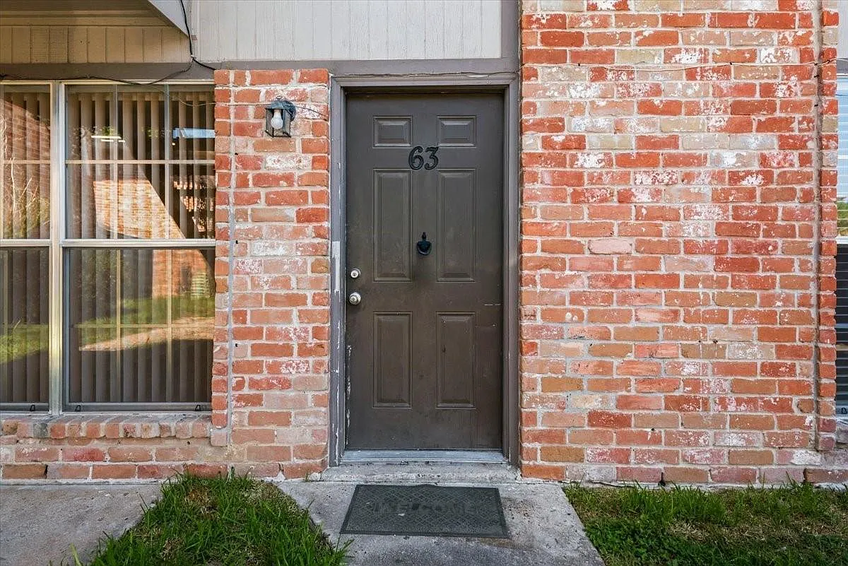 2 bed, 2.0 bath, 972 sqft, $1,100 — Photo 1