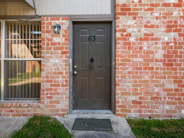 9616 Long Point Rd APT 63, Houston, TX 77055