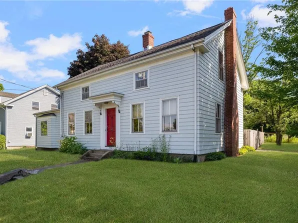 1934 Smith St, North Providence, RI 02911