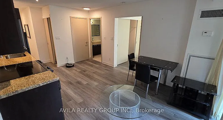 126 Simcoe St #301 — Photo 26