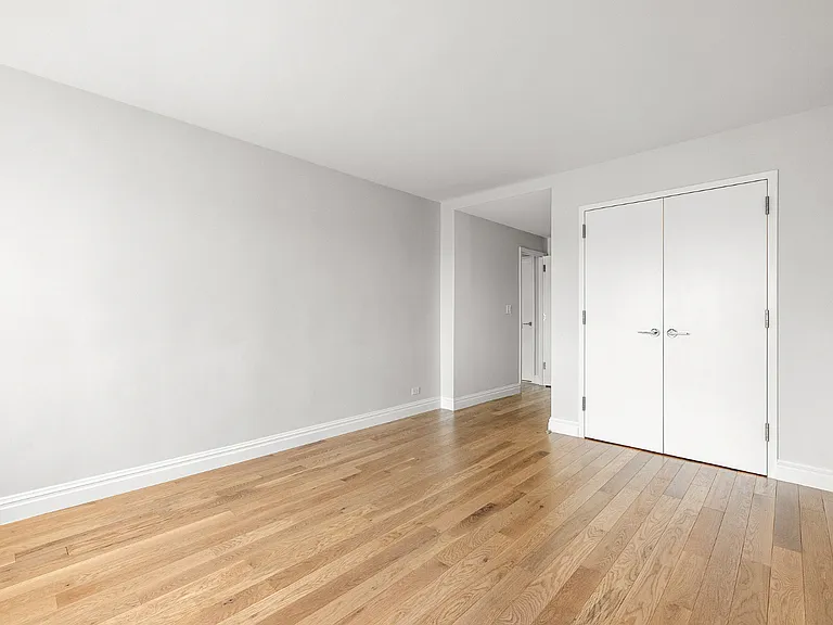 360 E 65th St #10H — Photo 8