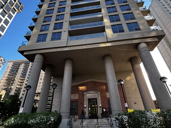 70 High Park Ave #1007, Toronto, ON M6P 1A1