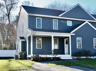 10 Oak Meadow Pl #10, Bridgewater, MA 02324