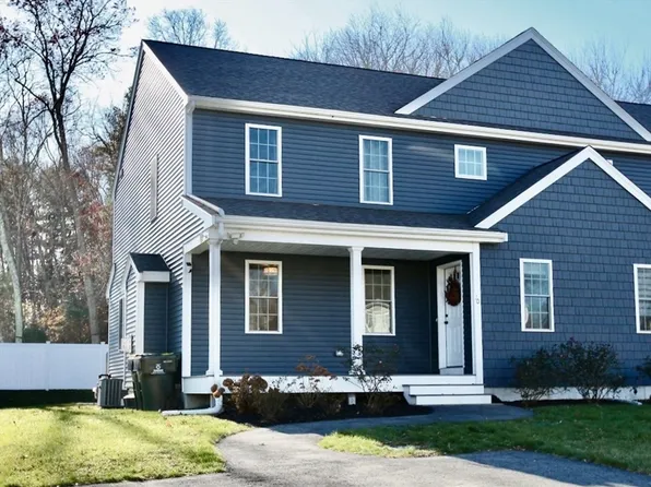 10 Oak Meadow Pl #10, Bridgewater, MA 02324