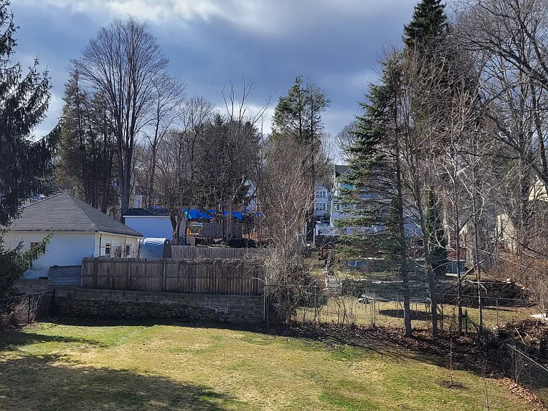 21 Workman Ave — Photo 18