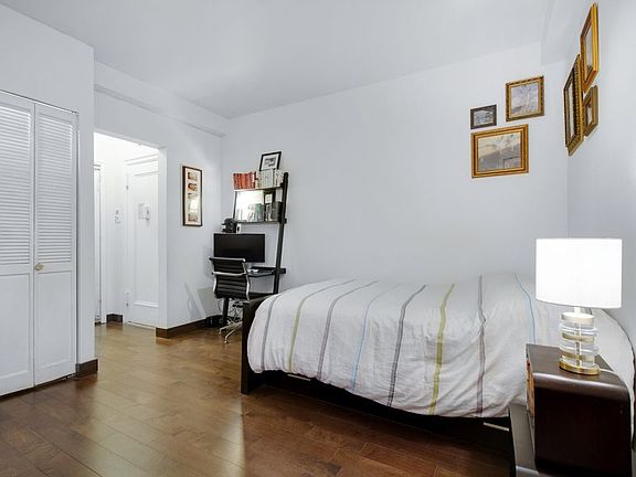 2nd image of 25 W 64th St APT 4C