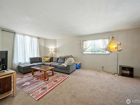 5th image of 712 N Rose Street