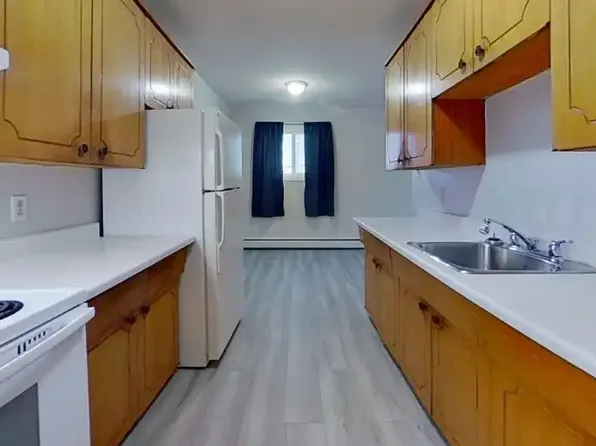 107 Alder Dr #202, Hinton, AB T7V 1C7