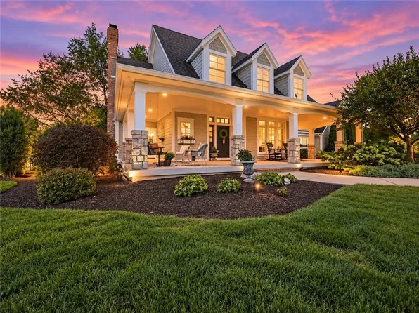17805 Bond Ave, Overland Park, KS 66221