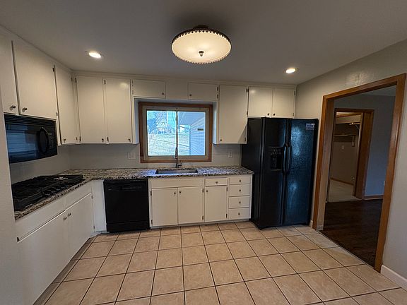 4th image of 5027 N Woodland Ave