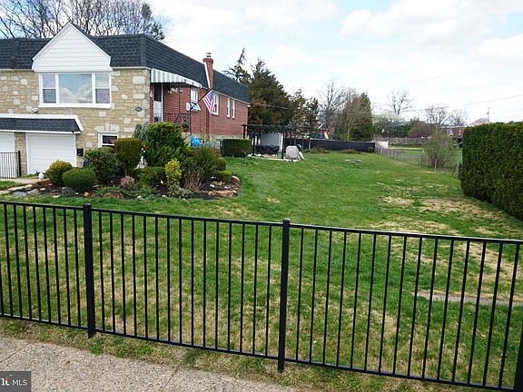 4th image of 9988 Woodfern Rd