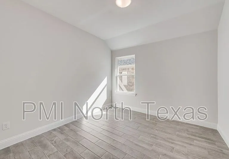 309 Amenduni Ln — Photo 14