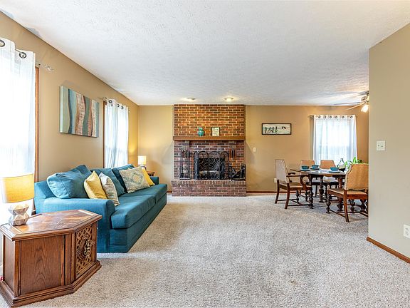 4th image of 168 Collingwood Dr
