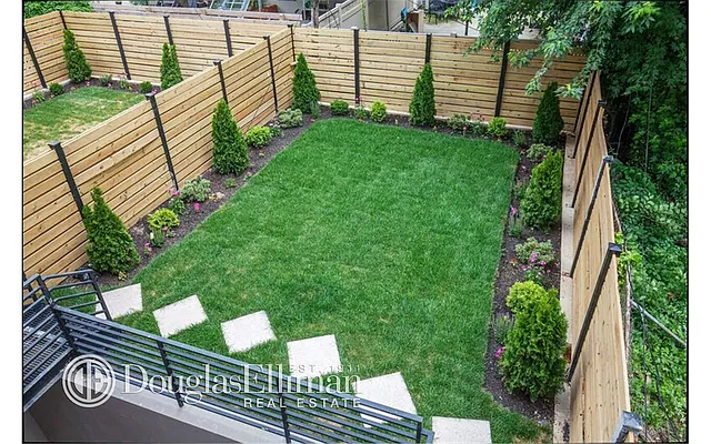 Sold by Douglas Elliman | media 21