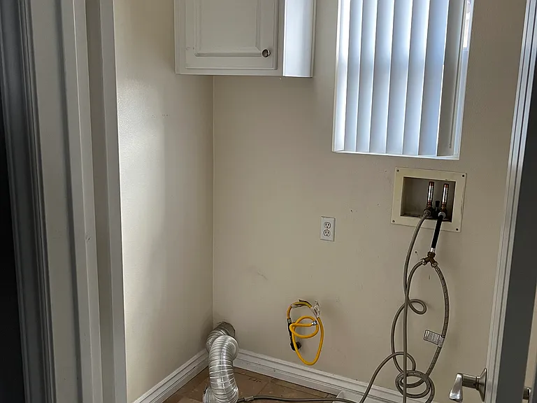 8320 Telegraph Rd — Photo 12
