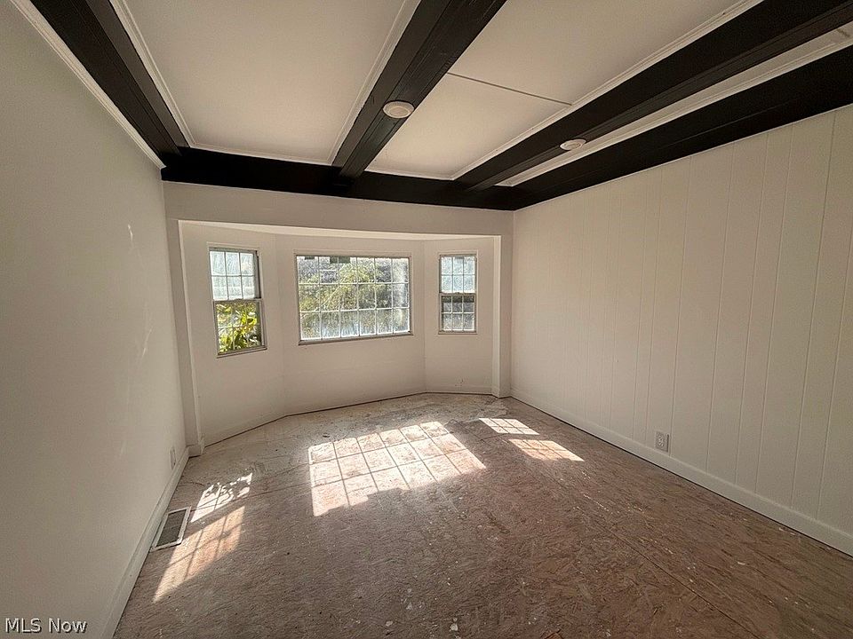 19th image of 117 Patterson Ln