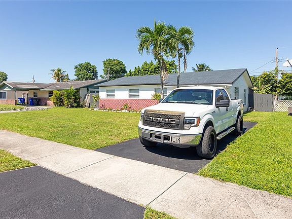 5th image of 4411 NW 61st St