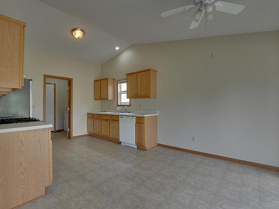 4th image of 380 W Park St