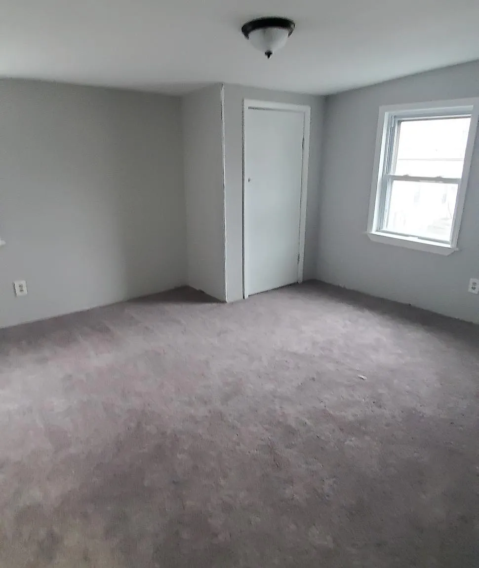 3 bed, 1144 sqft, $2,200 — Photo 3