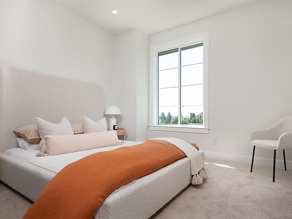 4th image of 17528 60th Ave #14