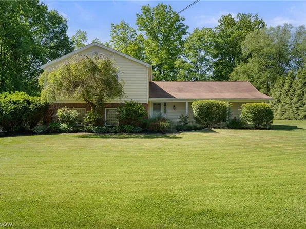 11341 Willow Hill Dr, Chesterland, OH 44026
