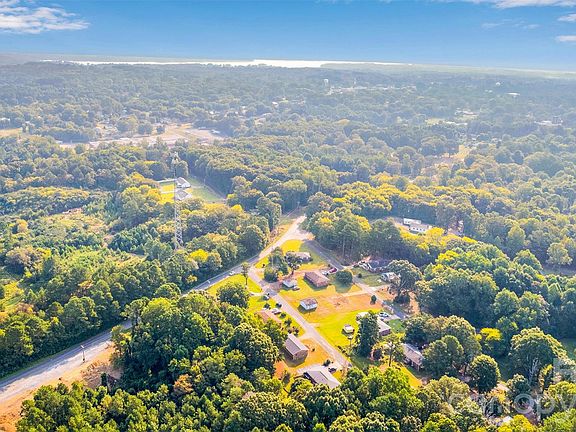 5th image of 44432 Richardson Rd