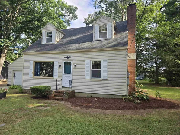 22 Oak Street, Rochester, NH 03839-5631