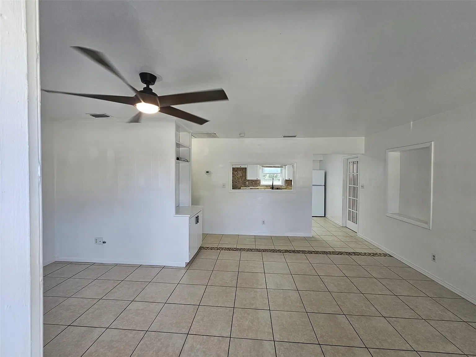 3 bed, 1152 sqft, $1,950 — Photo 3