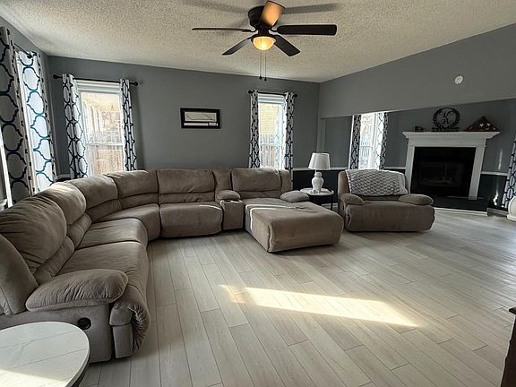 3rd image of 107 E Rutledge Ave