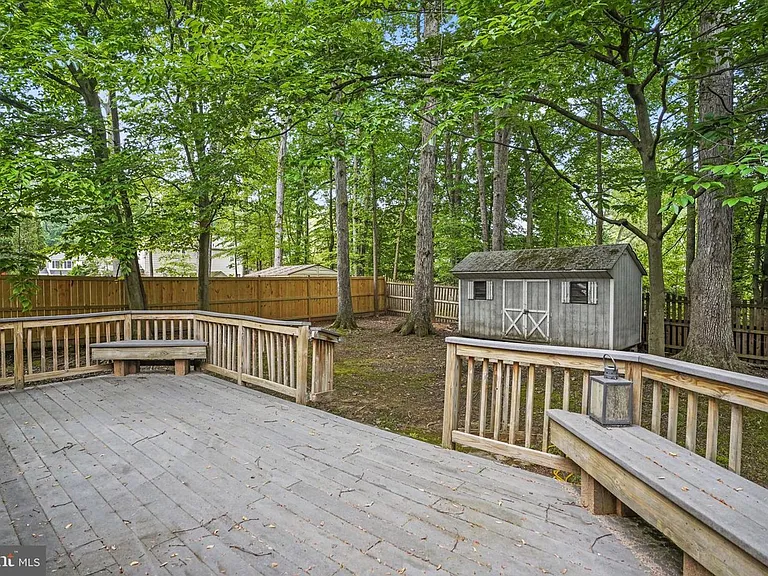 9086 Brook Ford Rd — Photo 32