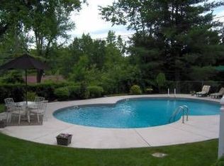 802 Bromfield Ter, Ballwin, MO 63021