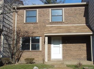 204 Carmel Woods Dr, Ballwin, MO 63021