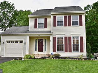 8214 Crackling Fire Dr, Gainesville, VA 20155