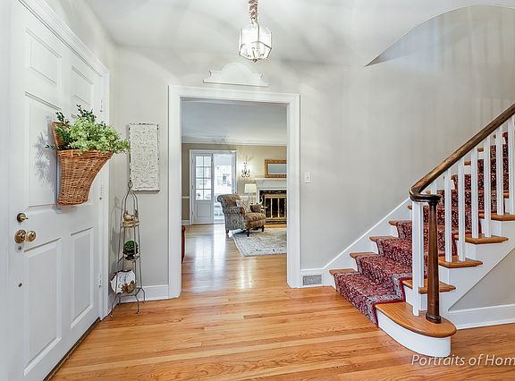2nd image of 400 Hill Ave