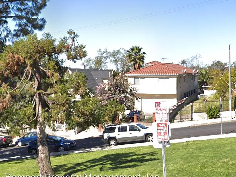 981 Everett St #5 — Photo 4