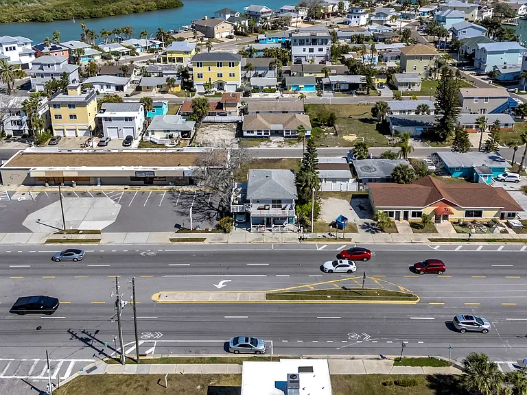 18007 Gulf Blvd #A — Photo 28