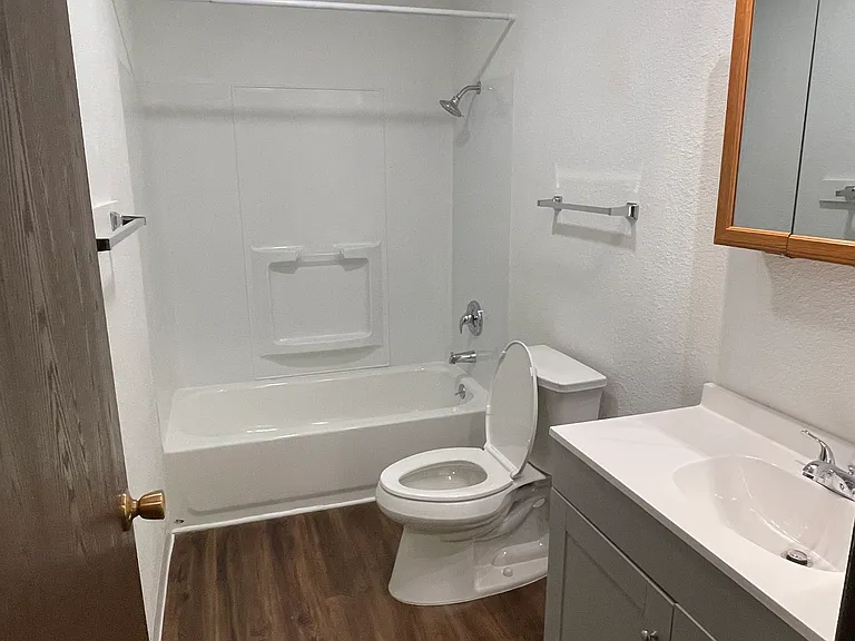 123 Turner Ct #4 — Photo 4