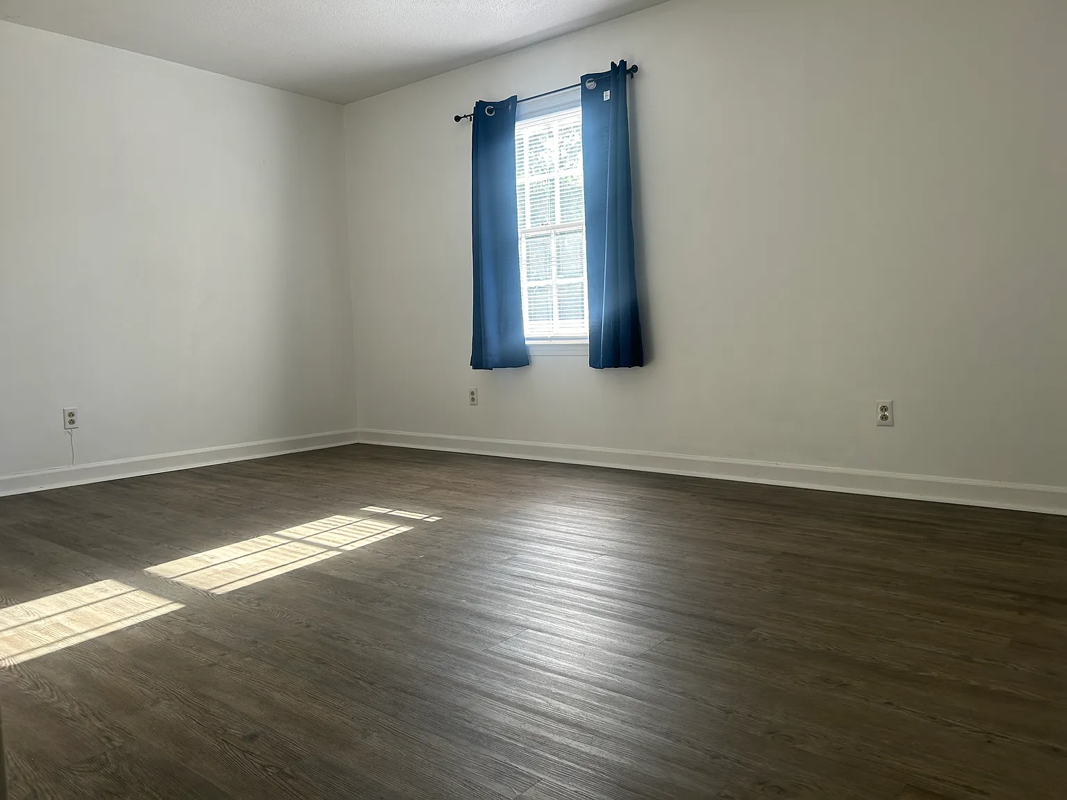 2 bed, 1.5 bath, 1100 sqft, $1,100 — Photo 3